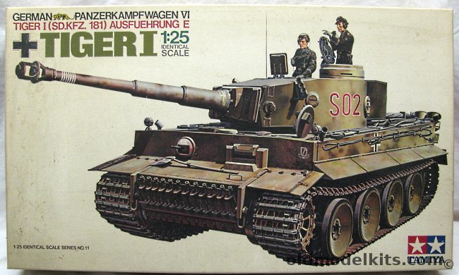 Tamiya 1/25 German Tiger I Sd.Kfz. 181 Ausf E - with Full Interior and Individual Tread Links, DTW111-1398 plastic model kit
